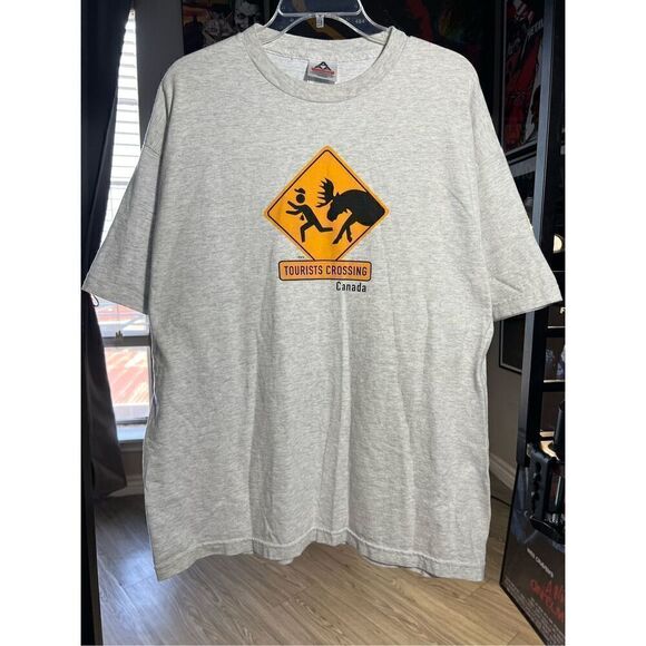 Vintage Y2K Tourists Crossing Canada Tee - Picture 1 of 4